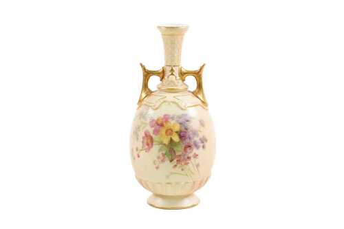 Victorian Royal Worcester blushware porcelain twin handled vase, 1898