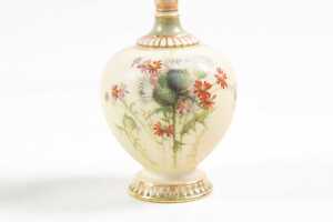 Pair of Victorian Royal Worcester porcelain vases, 1898 - 3