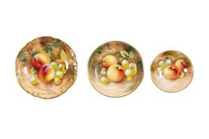 Five Royal Worcester porcelain pieces with hand painted fruit still lives - 4