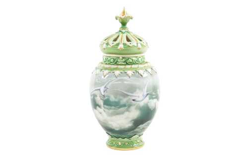 Antique Royal Worcester porcelain pot pourri, 1910