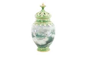 Antique Royal Worcester porcelain pot pourri, 1910