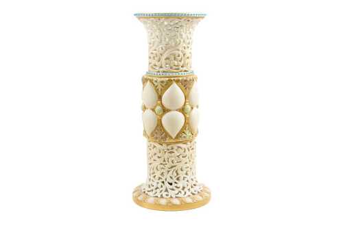 Antique Grainger and Co. of Worcester reticulated porcelain vase