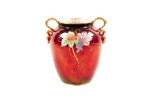 Carlton Ware Rouge Royale 'Bird and water lily' porcelain twin handled vase - 2