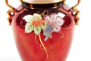Carlton Ware Rouge Royale 'Bird and water lily' porcelain twin handled vase - 4