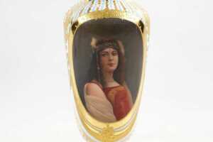 19th century Royal Vienna style porcelain urn - 2