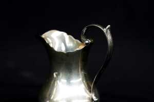 Late Victorian English sterling silver tri-footed creamer, weight 65g - 3