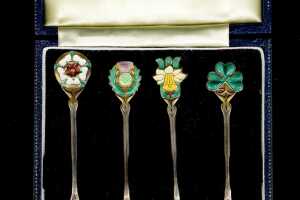 Set of four enamelled English sterling silver spoons depicting the floral emblems of the UK - 2