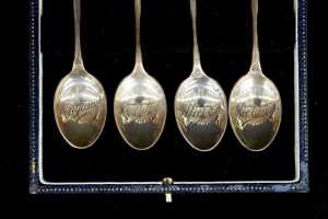 Set of four enamelled English sterling silver spoons depicting the floral emblems of the UK - 3