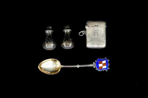 Four sterling silver pieces including vesta case, weight 58g