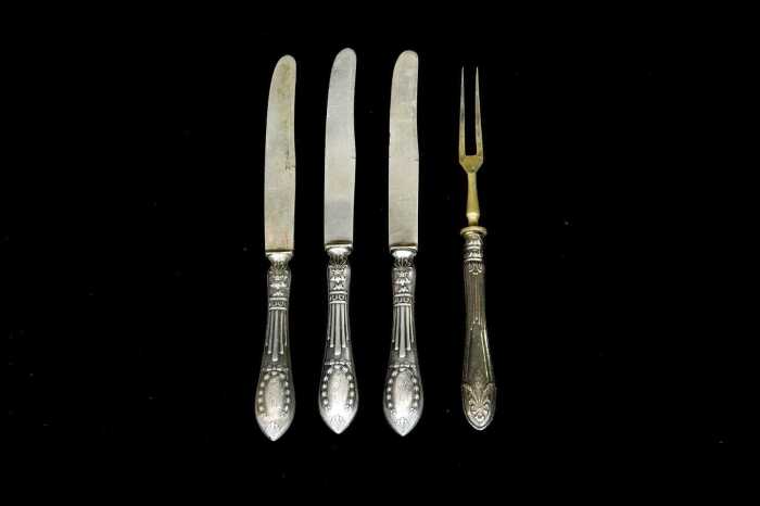 Three Latvian 875 silver dessert knives, plus an 875 silver mounted fork
