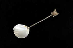 Six Thai silver spoons, plus a Tasmanian shell mounted souvenir spoons - 3