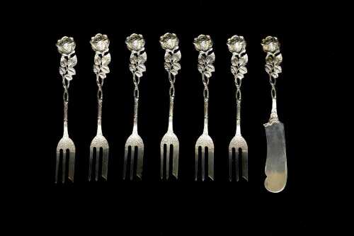 Group of Hildeshiem Rose German 835 silver cutlery, weight 97g