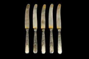 Two pieces of German 800 silver flatware, and five mounted knives - 2