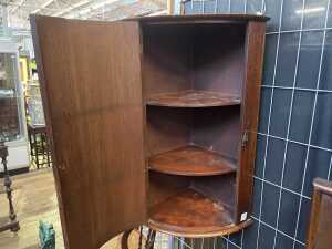 Georgian oak bow front corner cupboard - 3