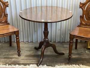 Georgian oak wine table