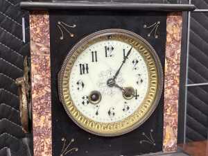 Antique French figural mantel clock - 3