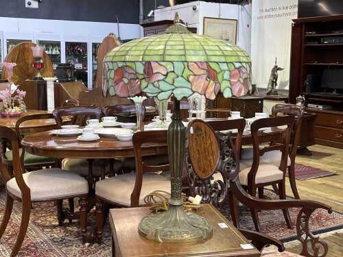 Antique Royal Art Glass Co. Arts and Crafts table lamp