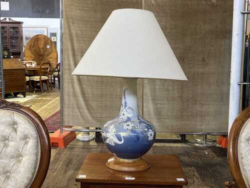 Blue, white and gilt porcelain onion form table lamp