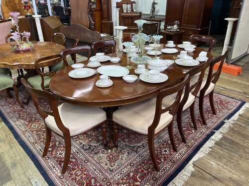 Victorian style mahogany nine piece dining suite