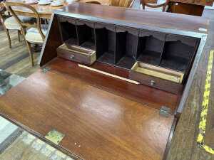 George III Sheraton period mahogany bureau - 3