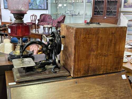 Late Victorian Willcox and Gibbs "Automatic" hand crank chain stitch sewing machine, c.1898