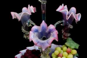 Victorian cranberry cased glass four trumpet epergne - 3
