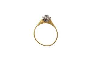 A sapphire and diamond ring in 18 carat yellow gold - 4