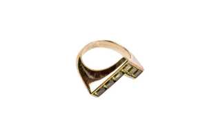 A peridot ring in 9 carat yellow gold - 2