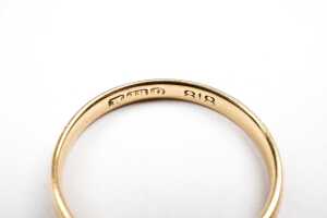 A wedding band in 18 carat yellow gold - 3