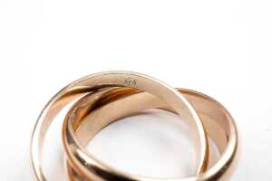 A Russian wedding band in 9 carat yellow gold - 4