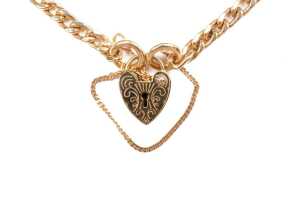 A curb link padlock bracelet in 9 carat yellow gold - 2