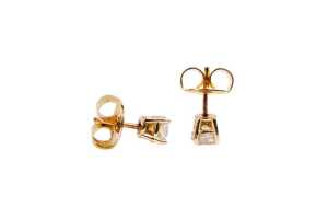 A pair of diamond stud earrings in 9 carat yellow gold - 3