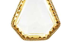 A kite shape yellow glass pendant set in 22 carat yellow gold - 2
