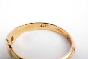 A diamond ring in 18 carat yellow gold - 4