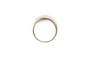 A diamond ring in 9 carat yellow gold - 4