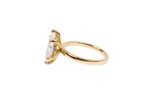 A laboratory grown diamond ring in 18 carat yellow gold - 3