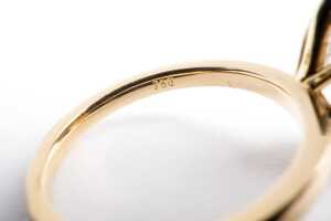 A laboratory grown diamond ring in 18 carat yellow gold - 5