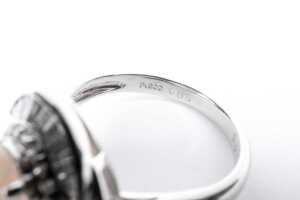 An opal and diamond ring in platinum - 5