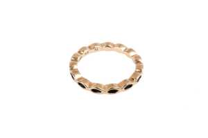 A Pandora Royal Victorian black enamel ring in 14 carat yellow gold