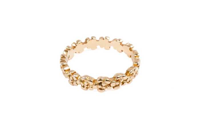 A Pandora daisy ring in 14 carat yellow gold