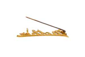 An antique seed pearl "Mother" brooch in 9 carat yellow gold - 3