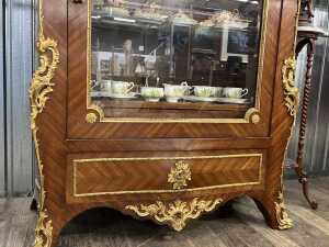 19th century French kingwood display cabinet - 3