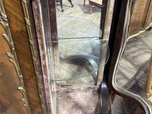 Italian mid 20th century fine quality reproduction rosewood cabinet in the French Louis XV style - 4