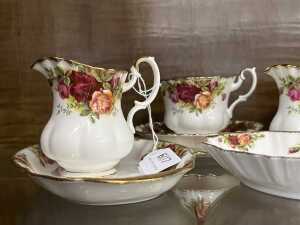 Royal Albert 'Old Country Roses' tea setting for six - 4