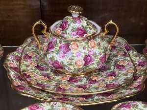Royal Albert 'Old Country Roses Chintz Collection' porcelain tea setting for four - 3