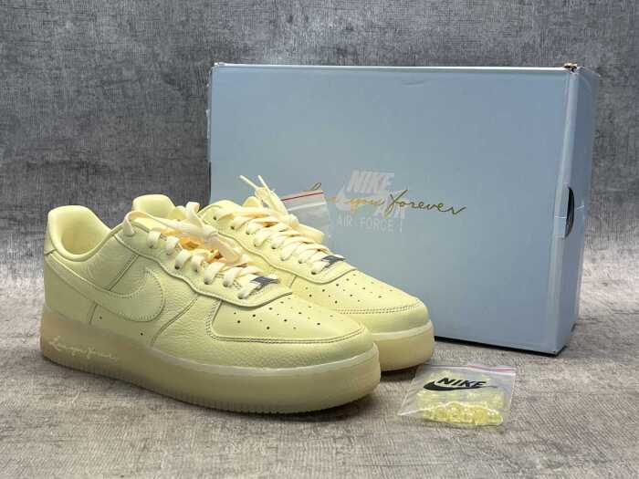 Nike Air Force 1 Drake 'Loverboy' Low SP size US 10.5 Men's. Online price $395
