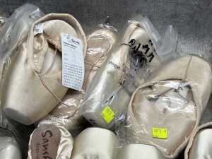 Group of Sansha ballet shoes - 3