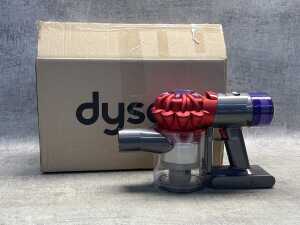 Dyson vacuum head
