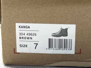 Bata Kanga boots size 7 - 5
