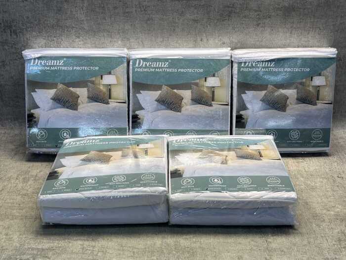 Five Dreamz mattress protectors size KS